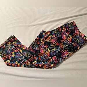 CVG- Tropic Like Its Hot capri leggings